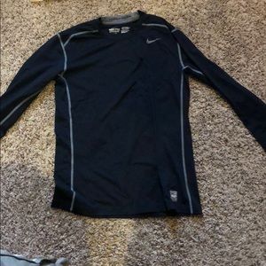 Nike hyperwarm fro-fit fitted shirt